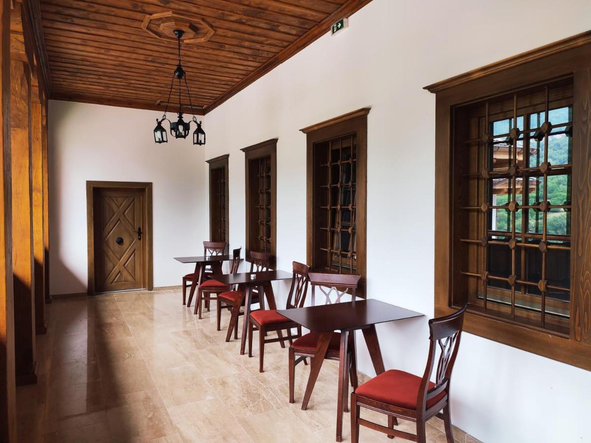 Guest Mansion, Гостински Палат Rostusa Exterior photo