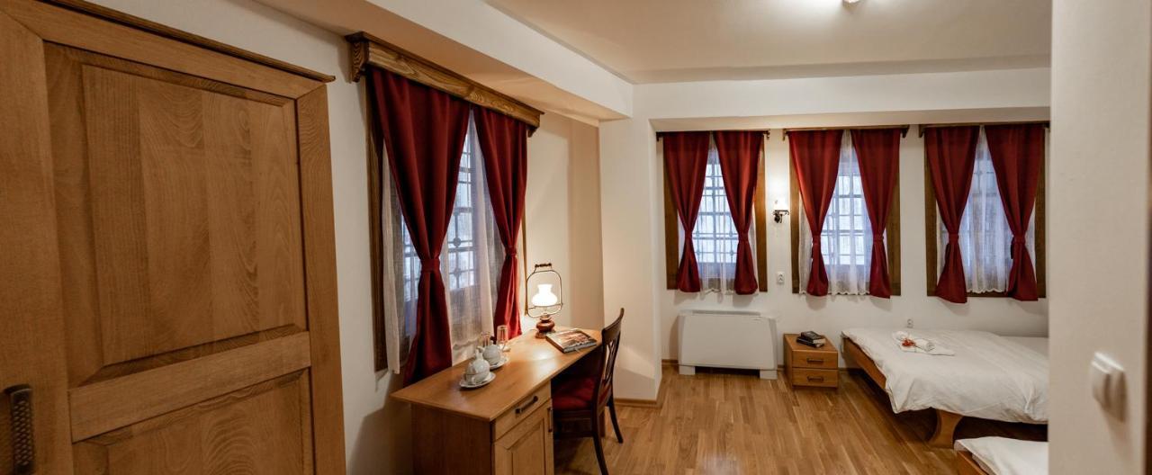 Guest Mansion, Гостински Палат Rostusa Exterior photo